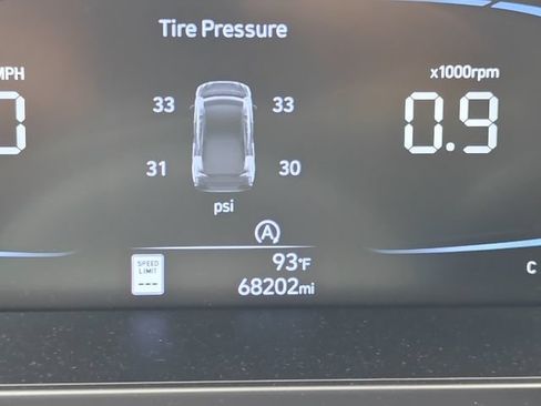 Used 2024 Hyundai Elantra SE FWD image 11