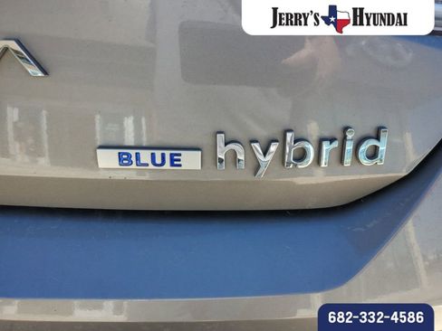 Used 2023 Hyundai Elantra Blue image 10