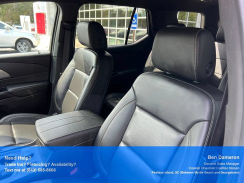 Used 2023 Chevrolet Traverse LT FWD image 11