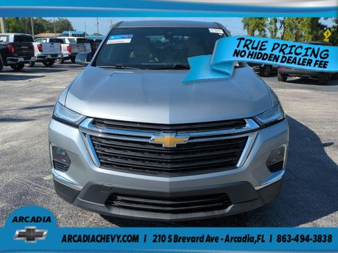 Used 2023 Chevrolet Traverse LS FWD image 9