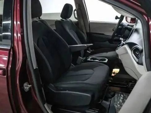 Used 2018 Chrysler Pacifica Touring Plus w/ Tire & Wheel Group FWD image 35