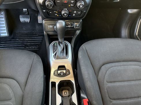 Used 2022 Jeep Renegade Latitude image 21