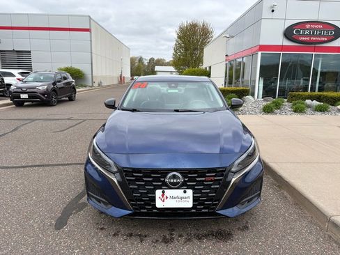 Used 2024 Nissan Altima 2.5 SR FWD image 8