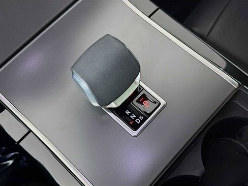 Used 2025 Land Rover Range Rover Evoque Dynamic SE AWD/4WD image 18