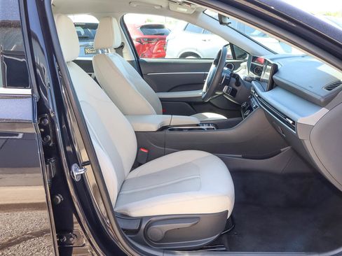 Used 2025 Hyundai Sonata SEL FWD image 23