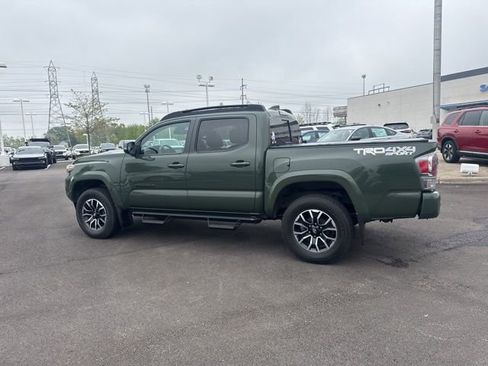 Used 2021 Toyota Tacoma TRD Sport w/ Technology Package AWD/4WD image 13