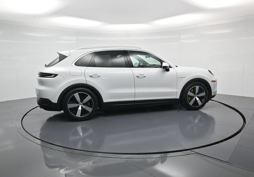 Certified 2026 Porsche Cayenne S AWD/4WD image 31