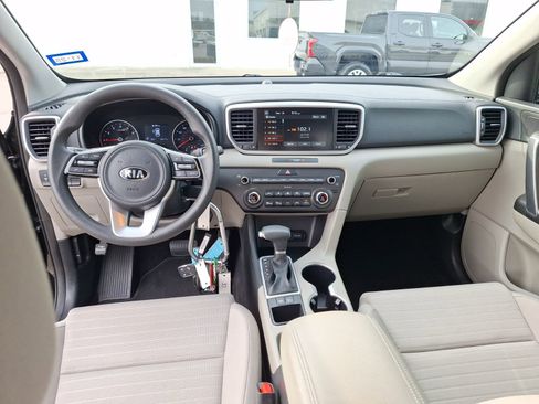 Used 2021 Kia Sportage LX w/ LX Fwd Popular Package image 18