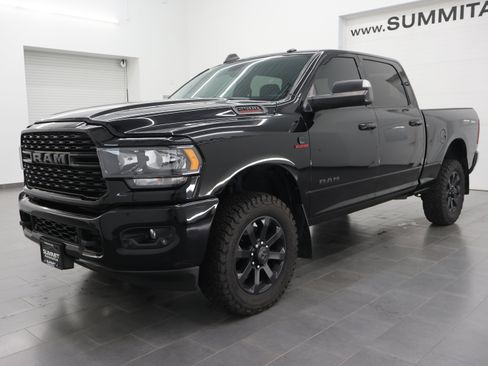 Used 2022 RAM 2500 Big Horn w/ Night Edition AWD/4WD image 7