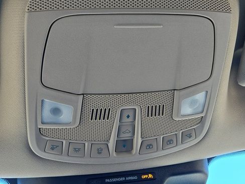 Used 2024 Ford Expedition Platinum image 32