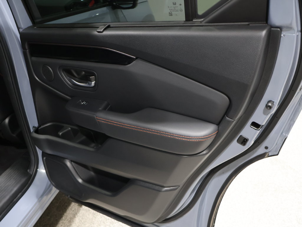 Used 2025 Honda Pilot TrailSport image 24