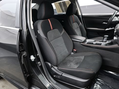 Used 2022 Nissan Sentra SR w/ Midnight Edition image 13