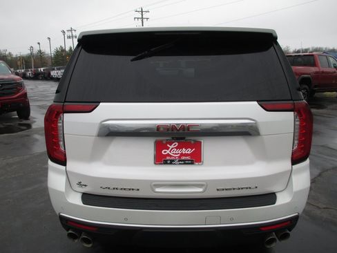 Used 2021 GMC Yukon XL Denali w/ Denali Premium Package image 6