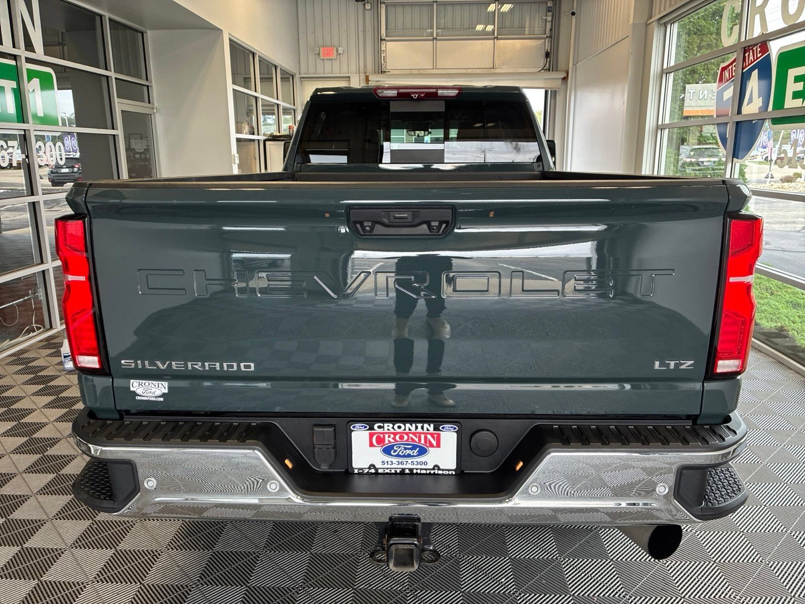 Used 2025 Chevrolet Silverado 3500 LTZ AWD/4WD image 5