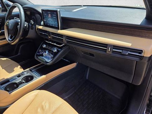 Used 2020 Lincoln Corsair Reserve w/ Rear Removable Package Tray FWD image 22