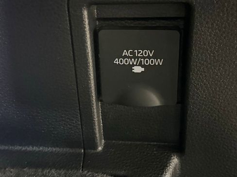 Used 2023 Toyota Sequoia Platinum AWD/4WD image 31