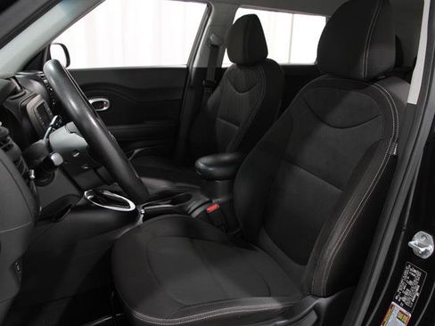 Used 2018 Kia Soul Base image 5