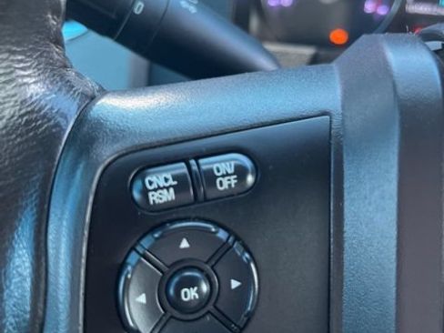 Used 2011 Ford F250 Lariat w/ Lariat Interior Pkg AWD/4WD image 19