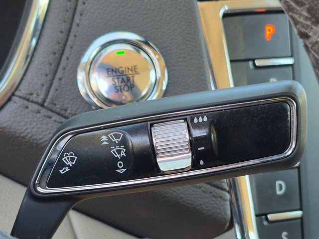 Used 2020 Lincoln Continental w/ Premium Package FWD image 11