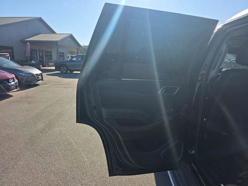 Used 2018 GMC Yukon Denali w/ Denali Ultimate Package image 8