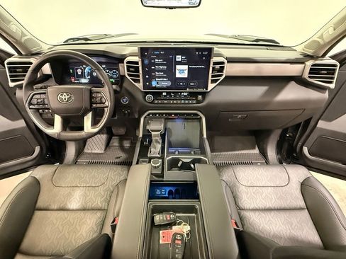 Used 2023 Toyota Tundra Limited image 18