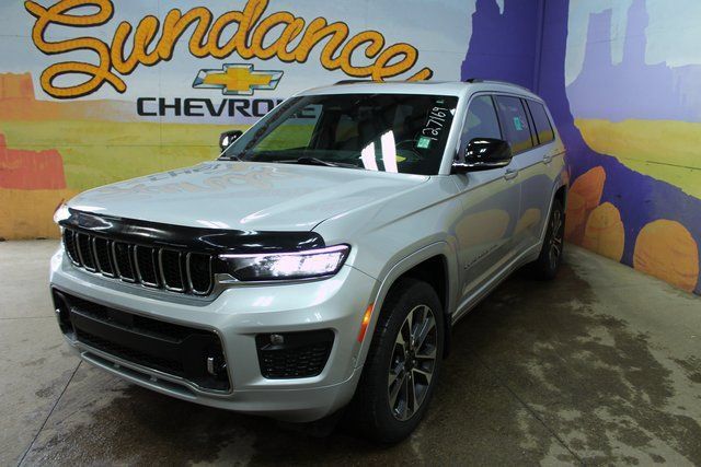 Used 2021 Jeep Grand Cherokee L Overland w/ Advanced Protech Group III AWD/4WD image 8