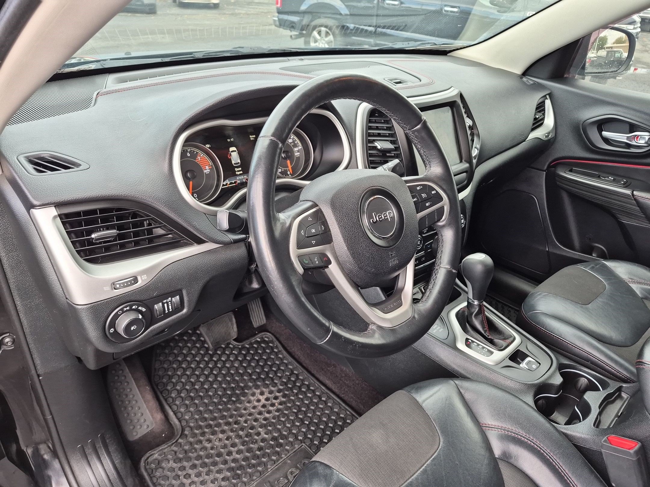 Used 2016 Jeep Cherokee Trailhawk w/ Cold Weather Group AWD/4WD image 16