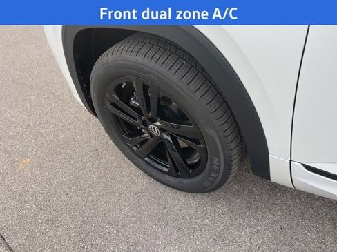 New 2026 Volkswagen Atlas Cross Sport SEL R-Line image 5