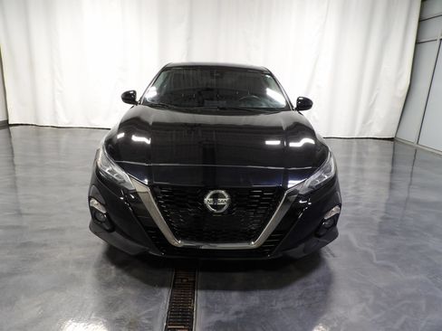 Used 2022 Nissan Altima 2.5 SR w/ Midnight Edition Package AWD/4WD image 2