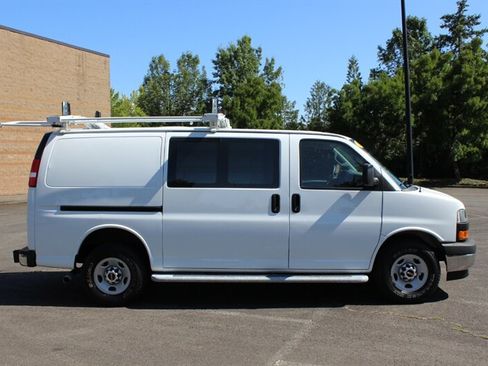 Used 2020 GMC Savana 2500 w/ Driver Convenience Package RWD image 5