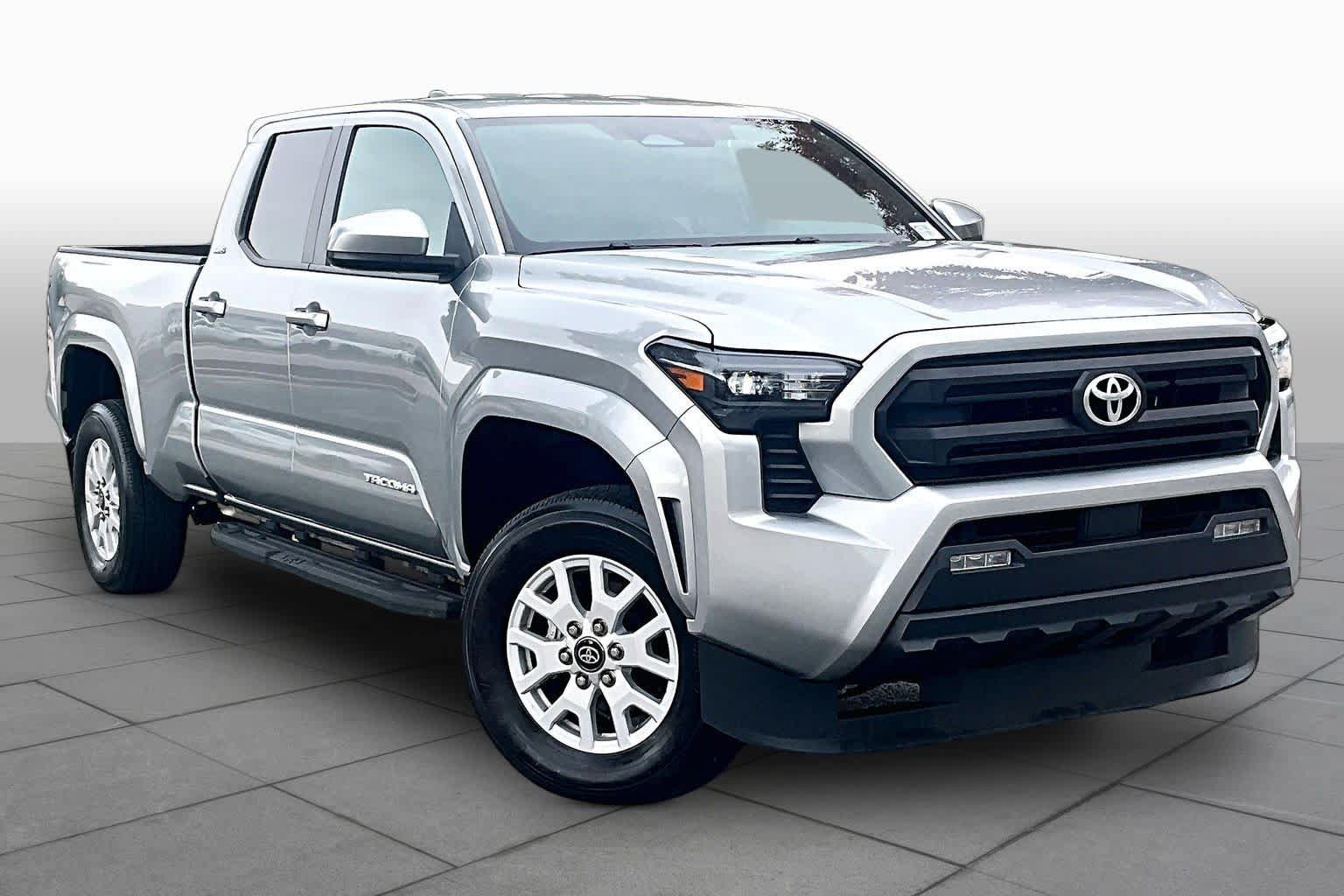 Used 2024 Toyota Tacoma SR5 RWD image 3