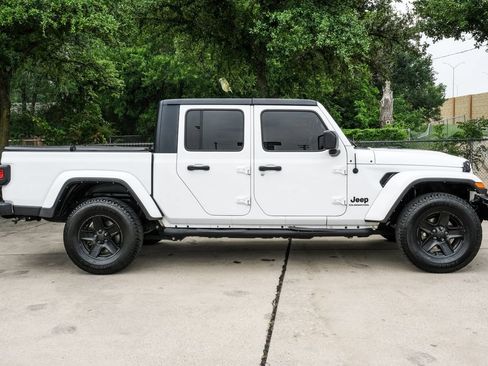 Used 2022 Jeep Gladiator Sport AWD/4WD image 14