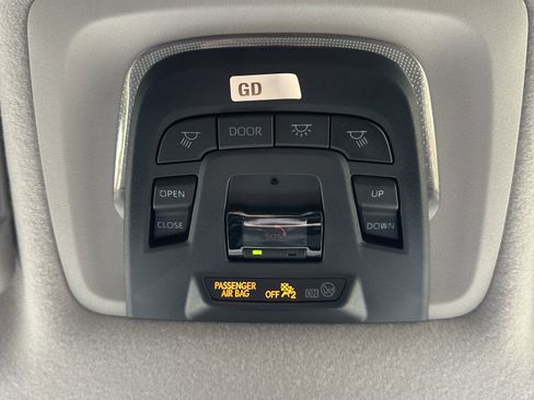 Used 2025 Toyota Corolla Cross XLE w/ Convenience Package image 45