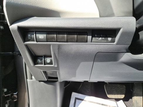 Used 2023 Toyota Sienna XLE image 18