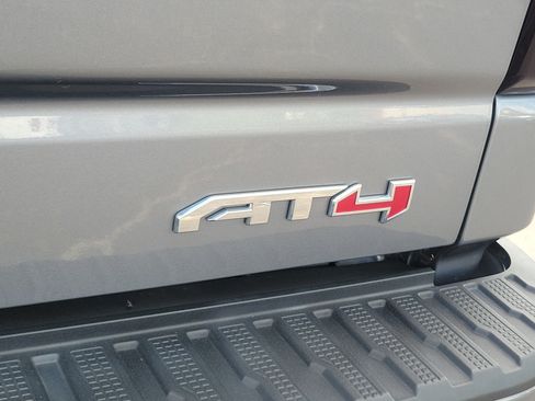 Used 2021 GMC Sierra 1500 AT4 w/ AT4 Value Package AWD/4WD image 6