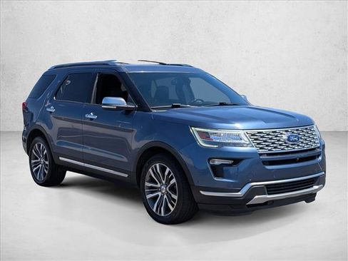 Used 2018 Ford Explorer Platinum AWD/4WD image 3