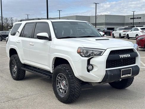 Used 2018 Toyota 4Runner TRD Off-Road w/ TRD Performance Package image 3
