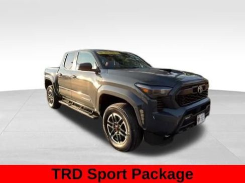Used 2024 Toyota Tacoma TRD Sport image 9