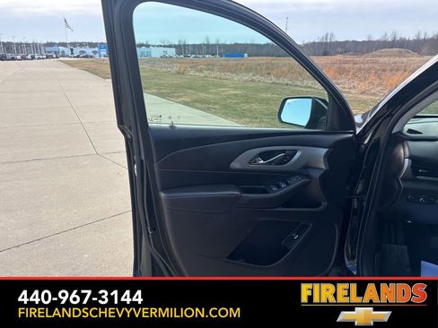Used 2021 Chevrolet Traverse LT image 10