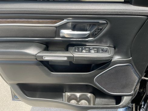 Used 2019 RAM 1500 Laramie AWD/4WD image 12