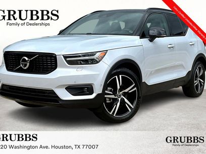 Certified 2022 Volvo XC40 T5 R-Design