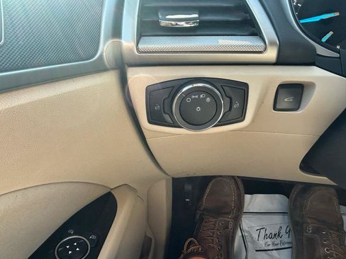 Used 2015 Ford Fusion SE FWD image 24
