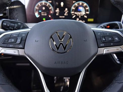 New 2026 Volkswagen Tiguan SE R-Line image 18