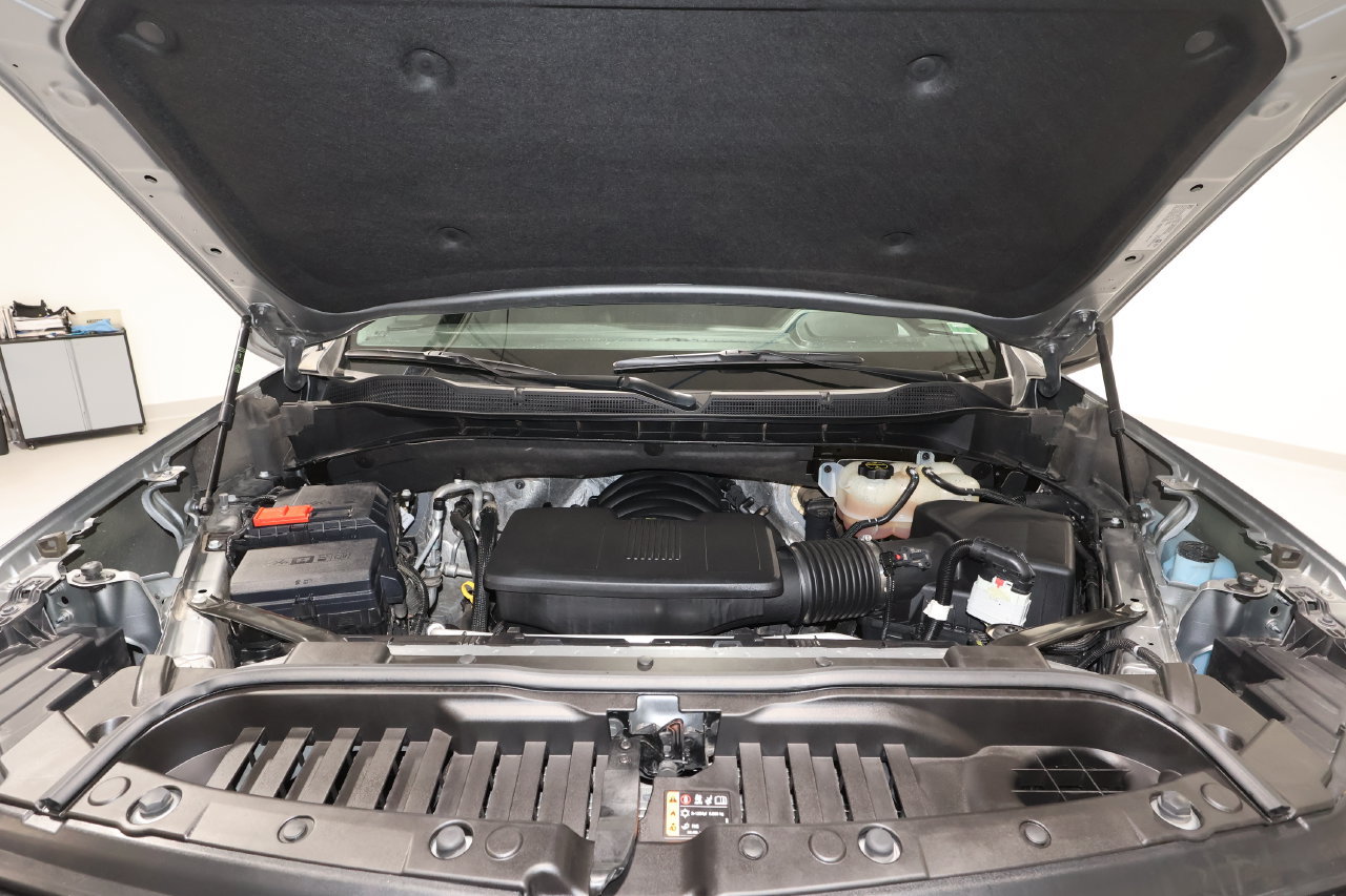 Used 2025 Chevrolet Silverado 1500 LT Trail Boss w/ Convenience Package II AWD/4WD image 32