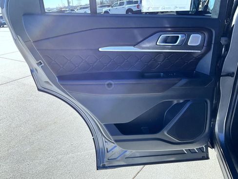 Used 2025 Ford Explorer Platinum w/ LUX Leather Package image 24