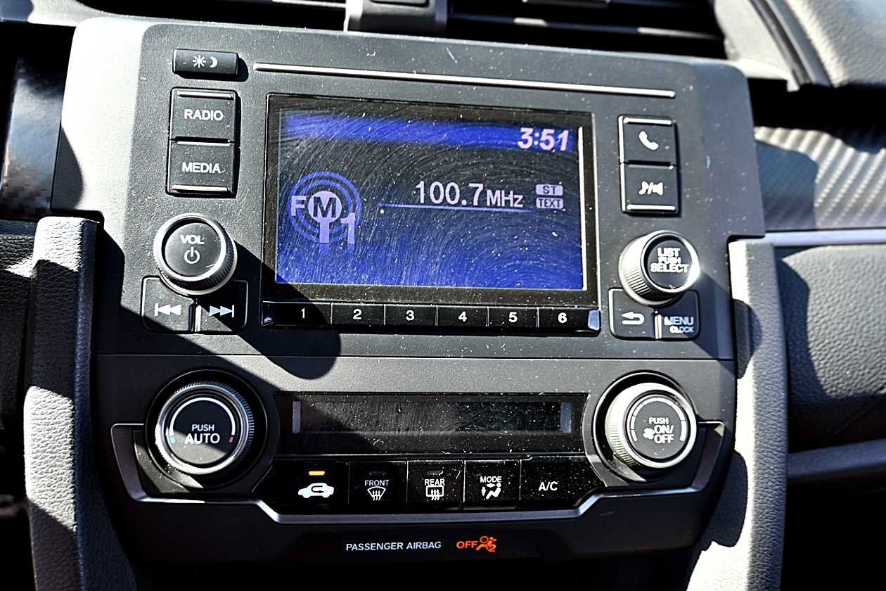 Used 2017 Honda Civic Sport image 21