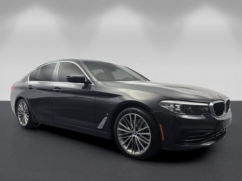 Used 2019 BMW 530e RWD image 1