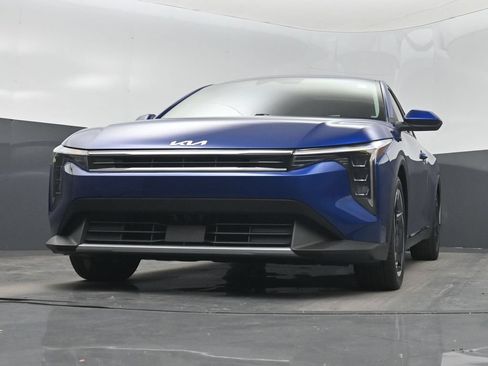 Certified 2025 Kia K4 EX FWD image 31