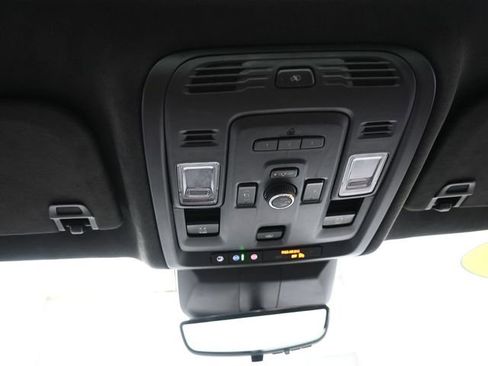 Used 2024 Cadillac Escalade ESV Premium Luxury Platinum image 13