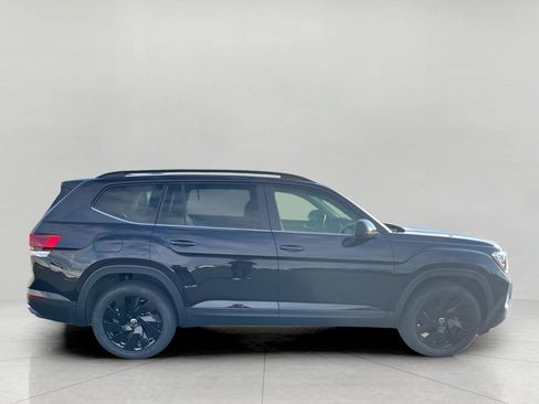 New 2026 Volkswagen Atlas SE image 8